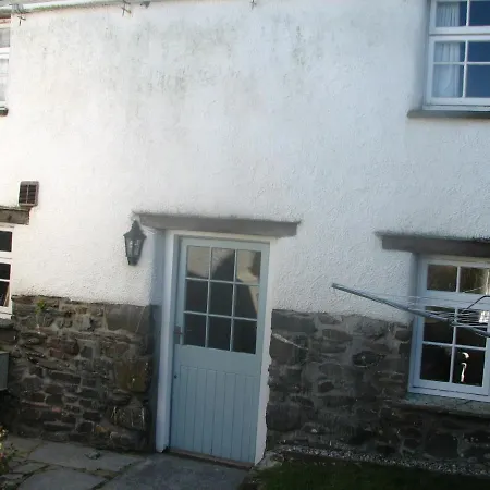 Holiday home Barton